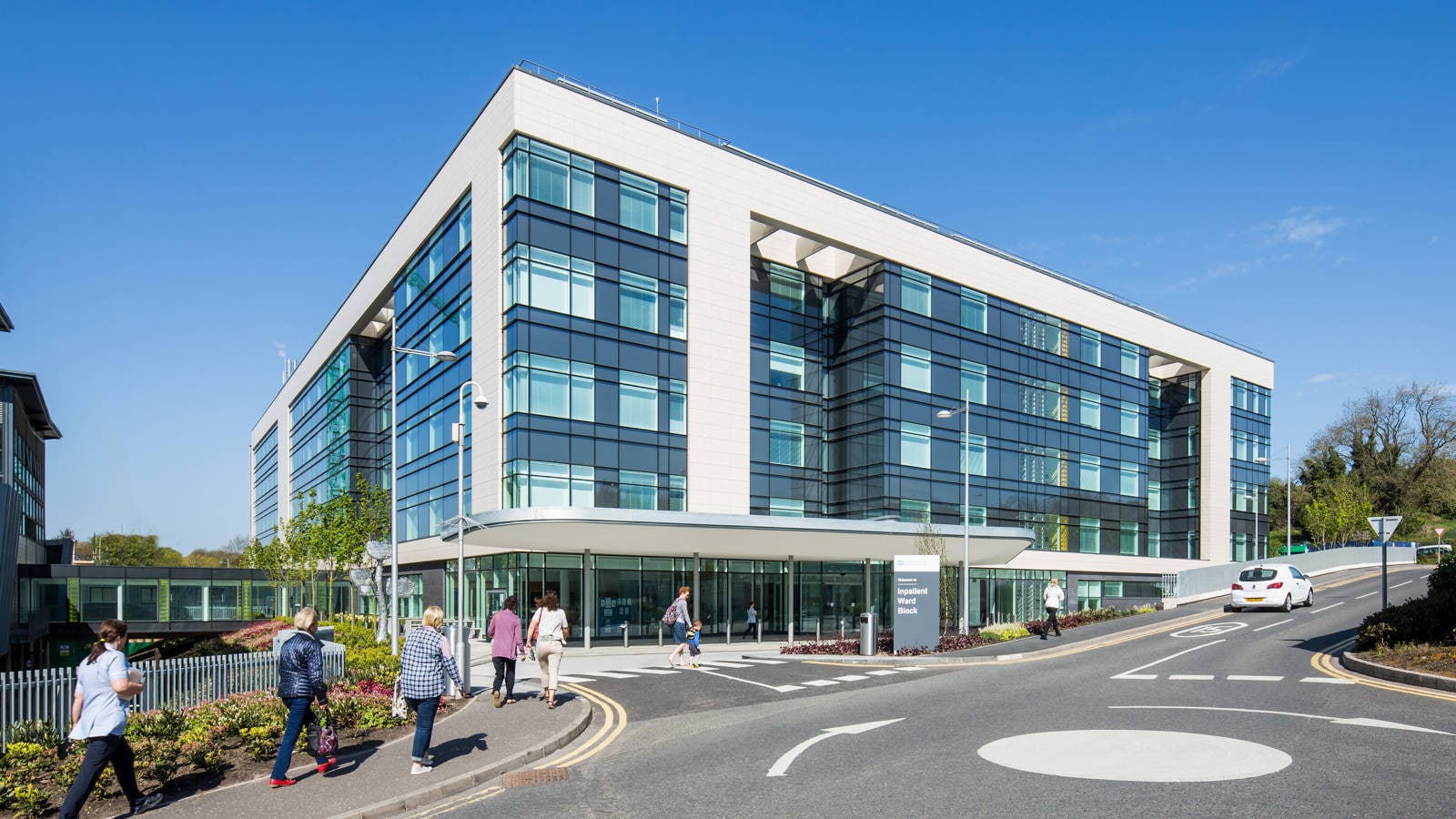 Geventileerde gevels Belfast Hospital (Belfast, Northern Ireland) - Porcelanosa
