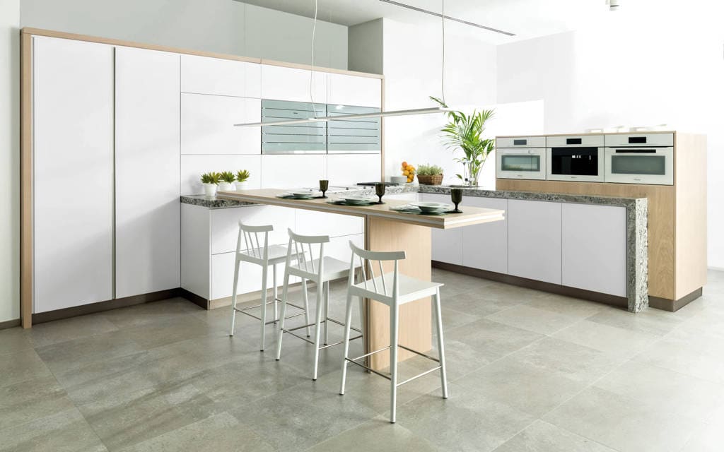 Mobiliario de cocina E6.00 Roble Alba · E4.90 Blanco Snow Mate - Porcelanosa