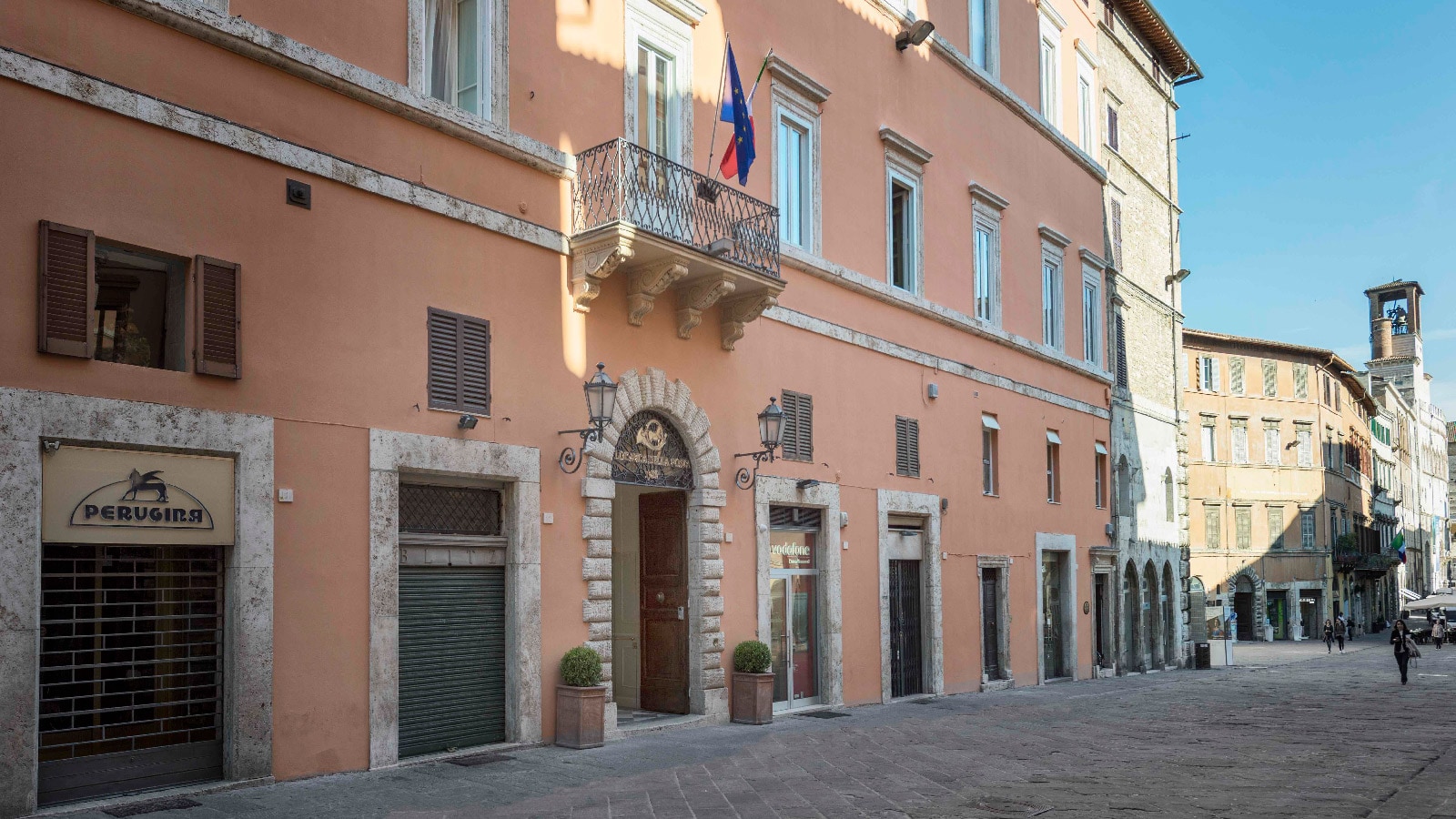 PORCELANOSA Grupo Projects: estilo neoclásico en el Hotel Locanda Della Posta