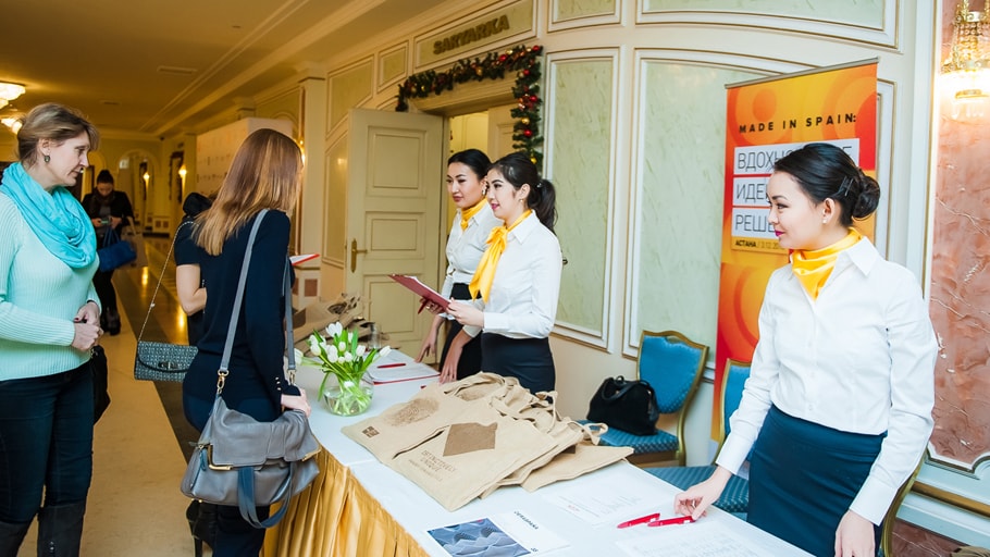 Le Groupe PORCELANOSA expose ses nouveautés au Kazakhstan devant plus de 150 professionnels