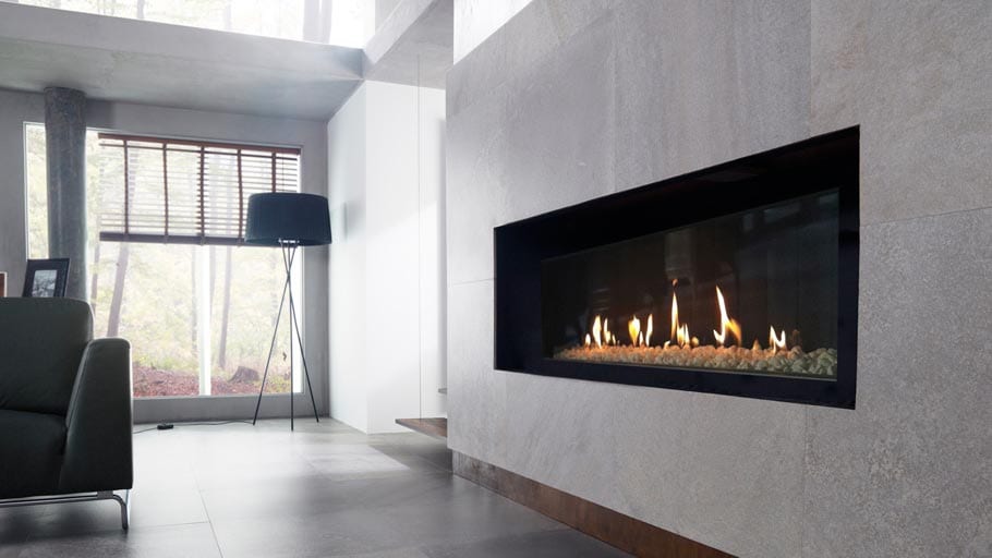 Warm and cosy atmospheres around the fireplace with wall tiles from the PORCELANOSA Grupo