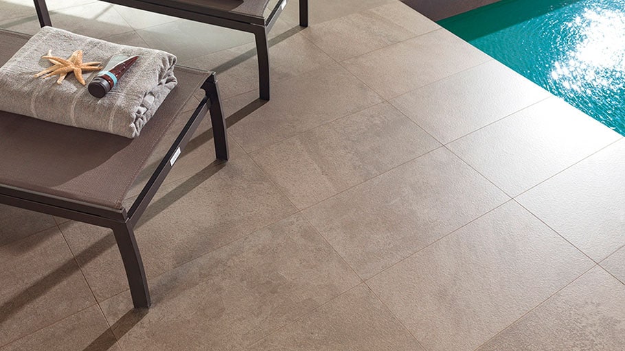 Stone-effect through-body porcelain for both spas and thermal spaces: inspired by nature