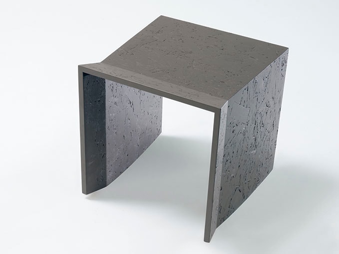 Aupa: a design stool by Gamadecor