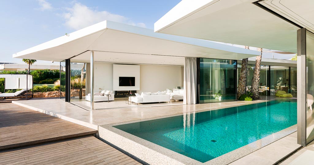 PORCELANOSA Group Projects: dematerialised architecture through Krion® in a house in Majorca
