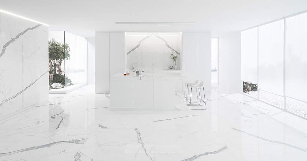 XLight Premium di Urbatek: grande formato porcellanato effetto marmo