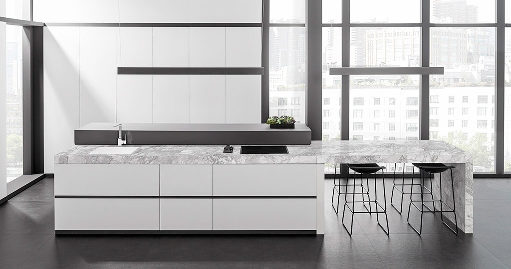 Nouveautés du XXIVe Salon du groupe PORCELANOSA : XLight by Urbatek et la polyvalence du grand format