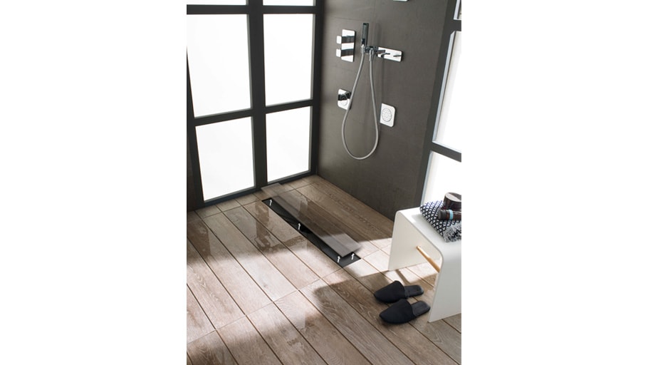 Platos de ducha Shower Deck de Butech: duchas exclusivas con aspecto tarima  de madera