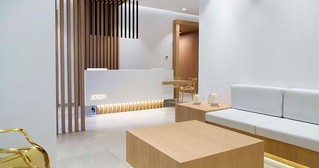 PORCELANOSA Group Projects: KRION® fills the Jordá Dental Clinic in Alcoy with sensations
