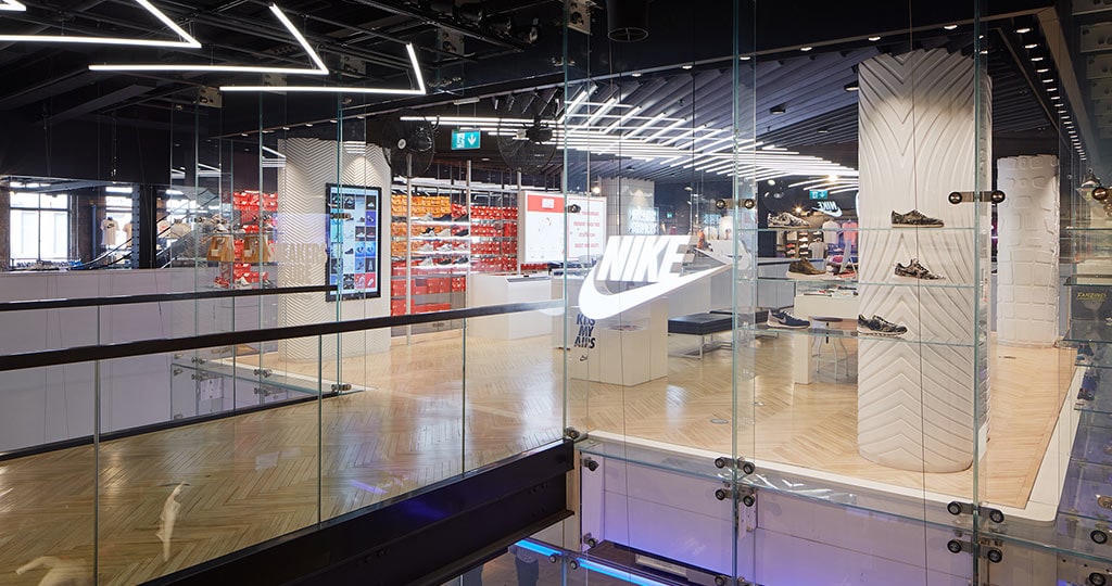 Grupo dinamismo KRION® en la flagship de Nike en Oxford Londres