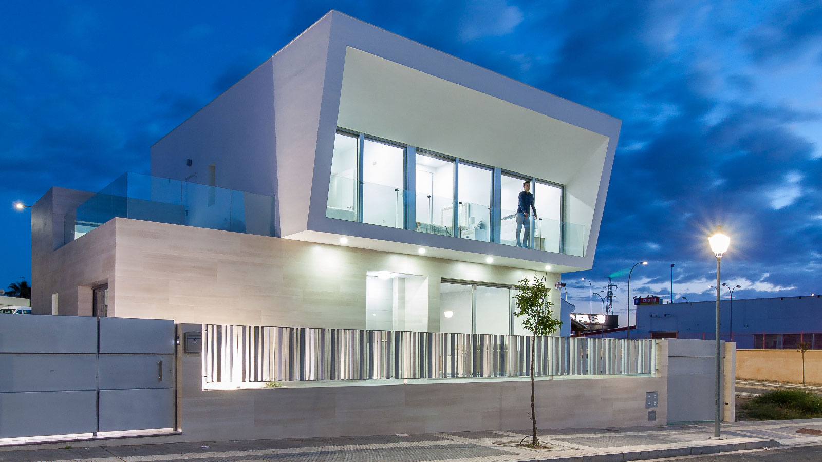 PORCELANOSA Grupo Projects : un ensemble architectural au style minimaliste