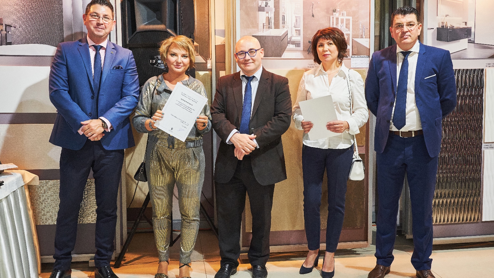 Салон керамической плитки и сантехники «Porcelanosa» в г. Тюмень отметил свой второй День рождения