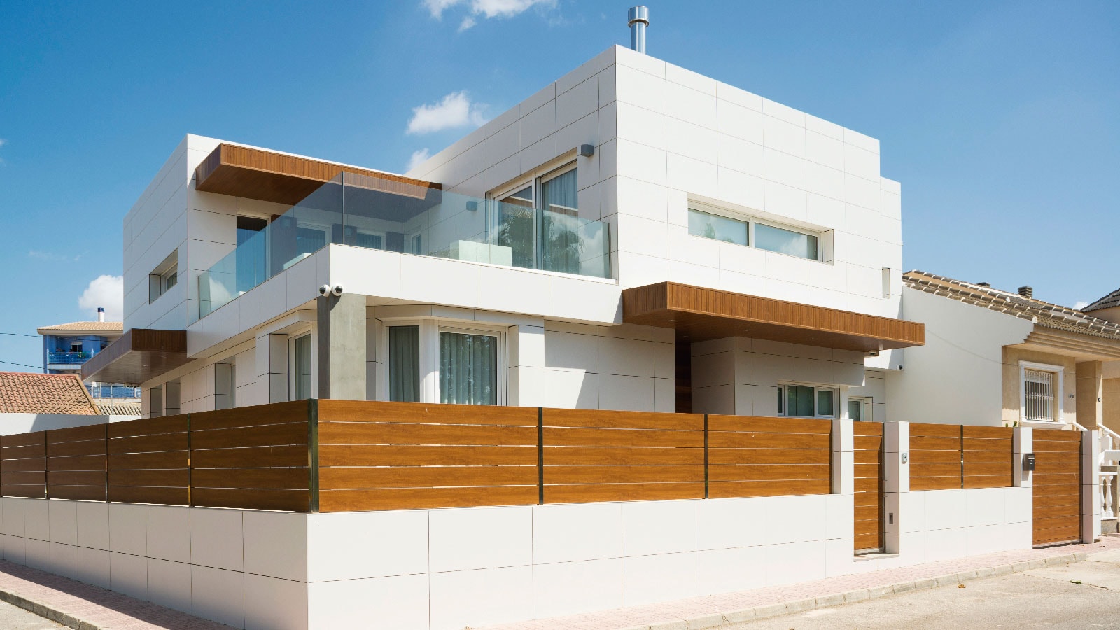 PORCELANOSA Groupe Projects : un jeu de volumes dans une maison individuelle de Murcia
