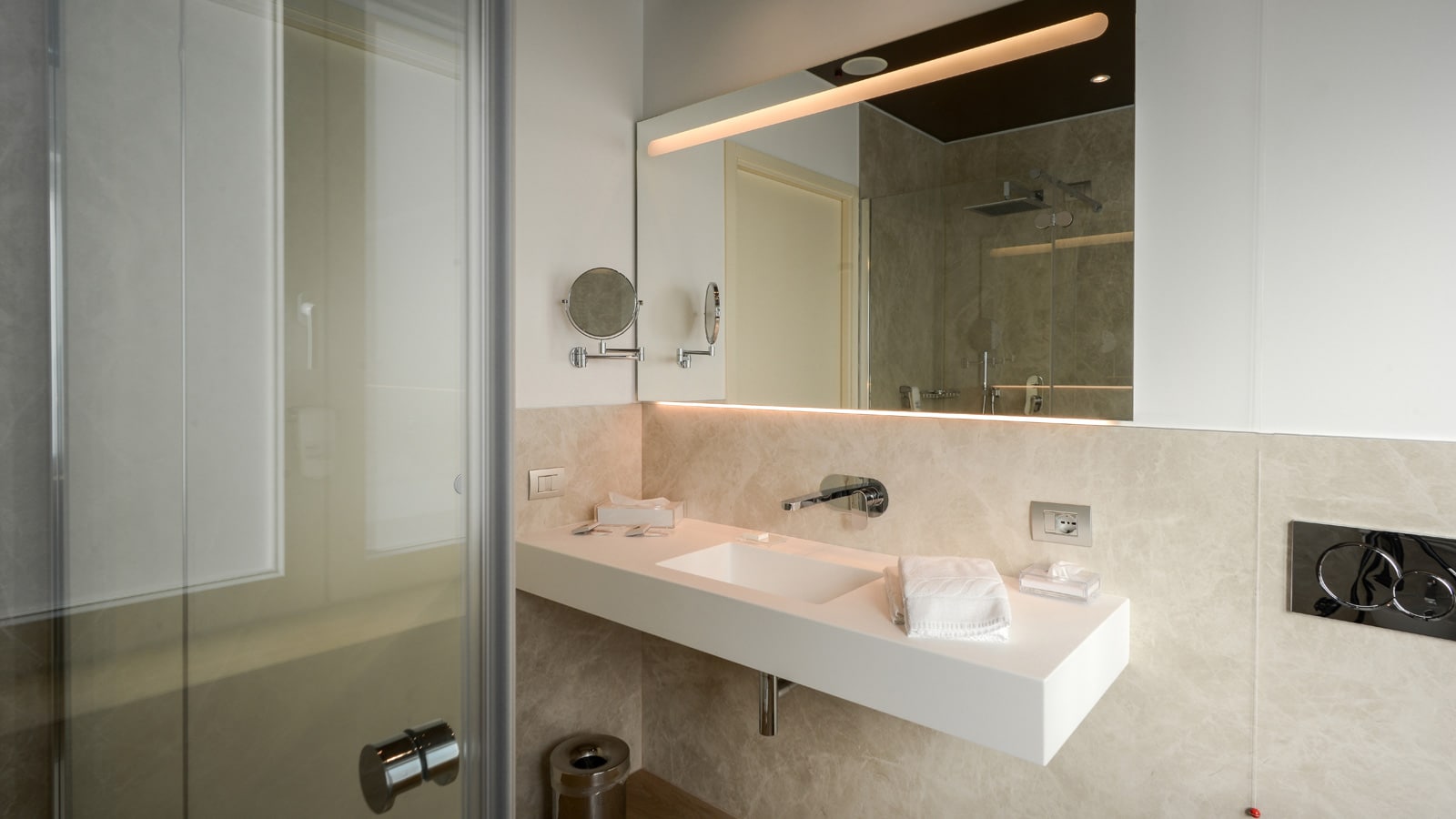 2-Best-Western-Hotel-Plus-Hotel-Bologna-Porcelanosa