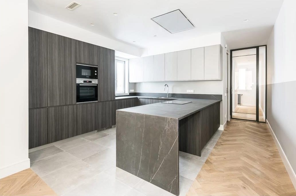 black marble kitchen