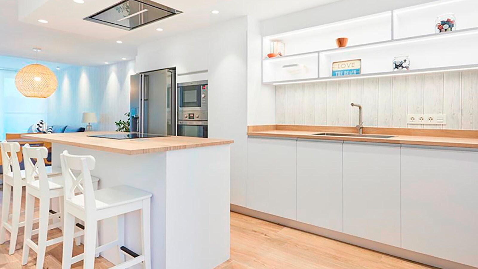 Summer House Ideas: How to Decorate a Beach Apartment