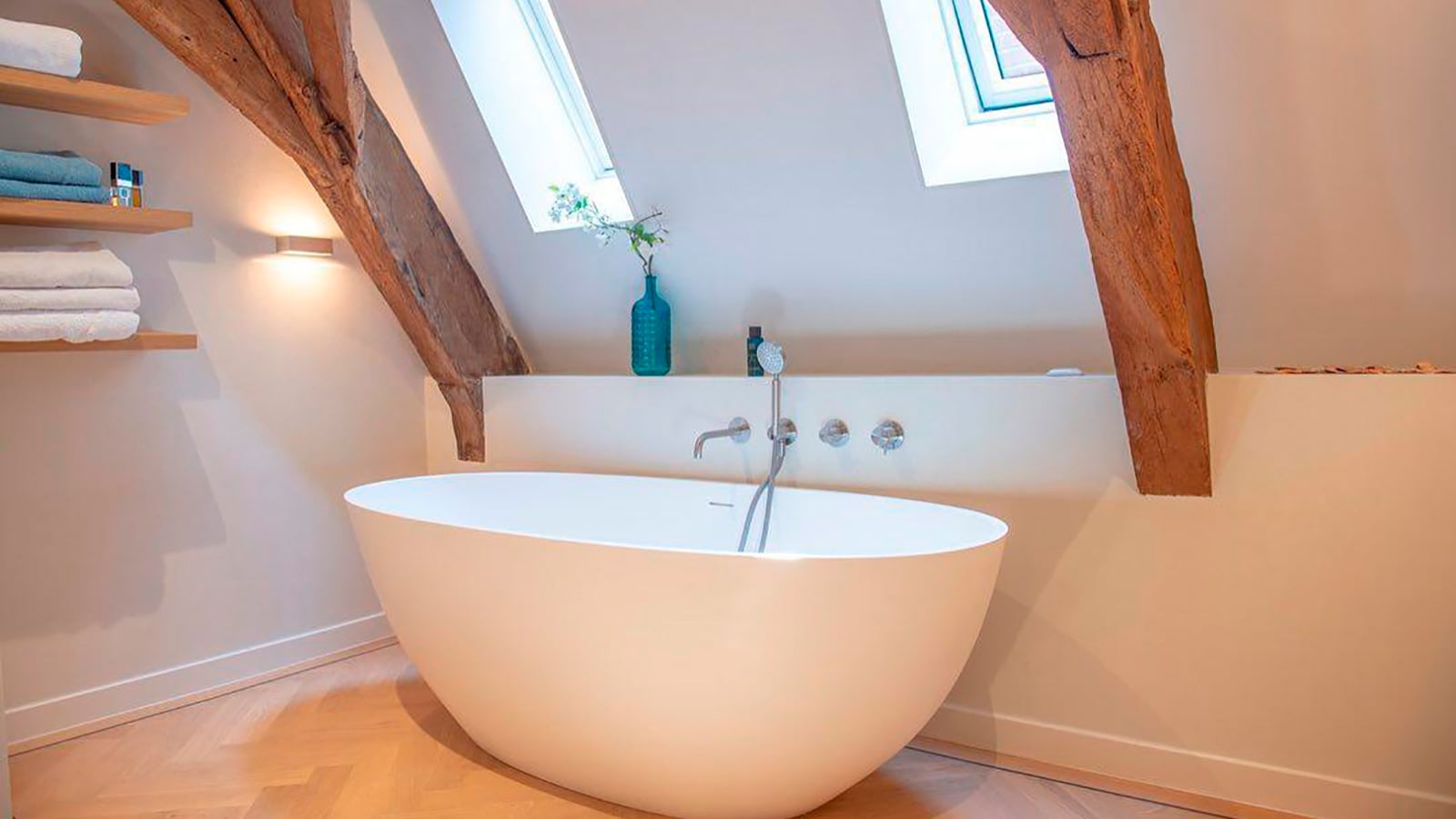 How To Decorate A Bathroom With A Sloping Roof Design