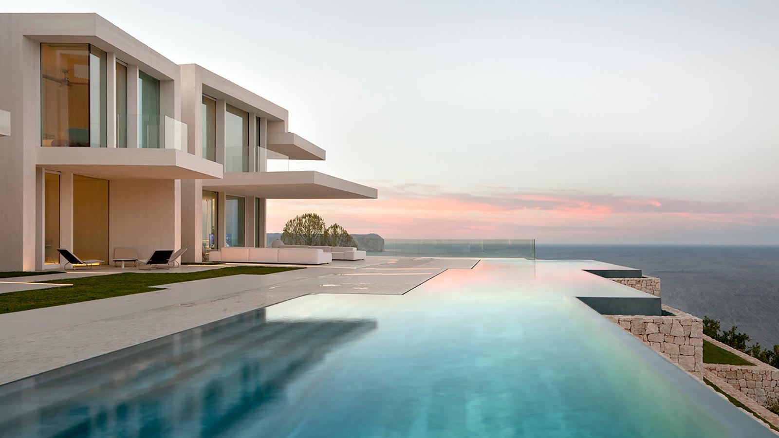 Natural swimming pools