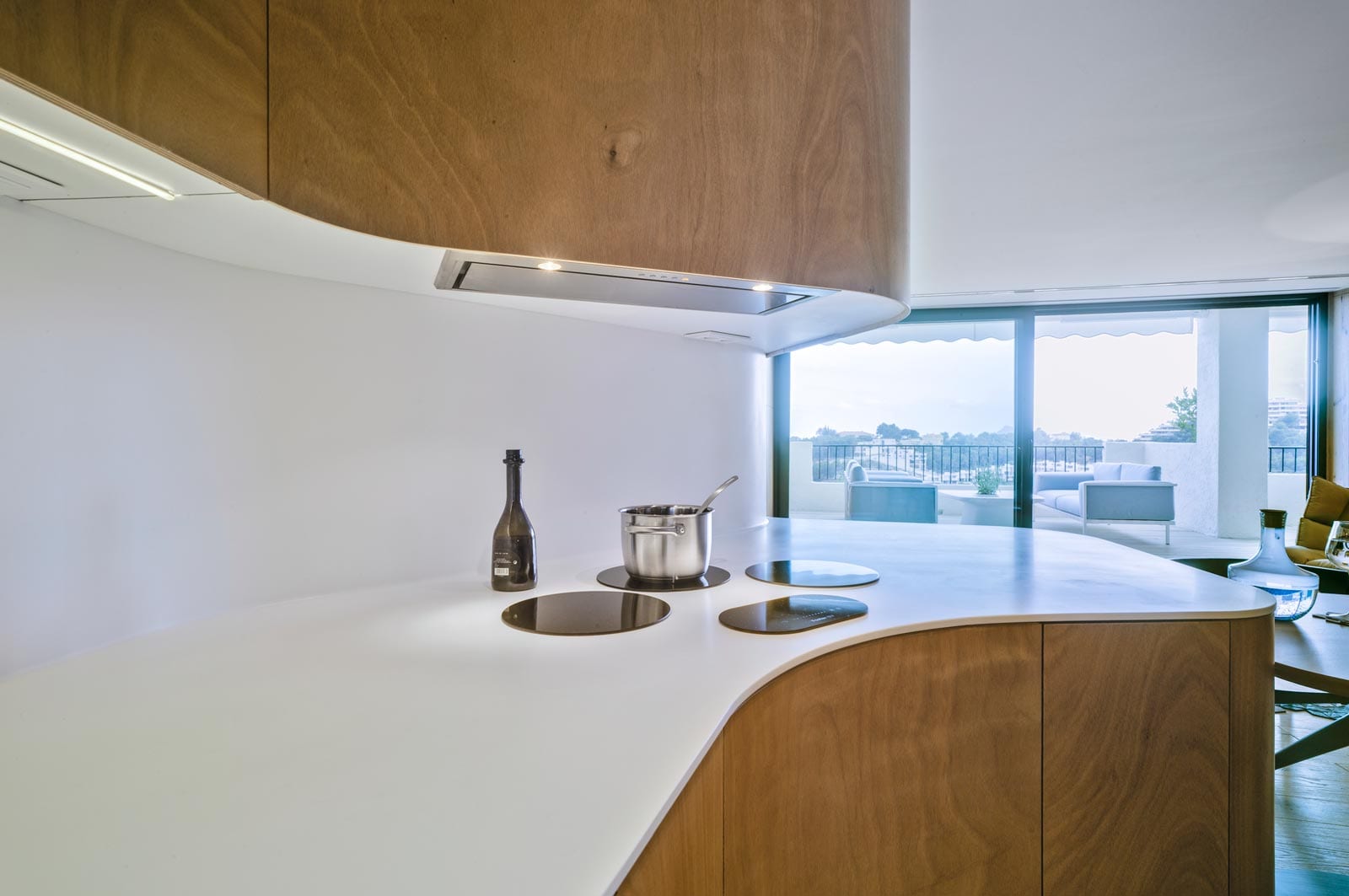 Savvy interior design in kitchens