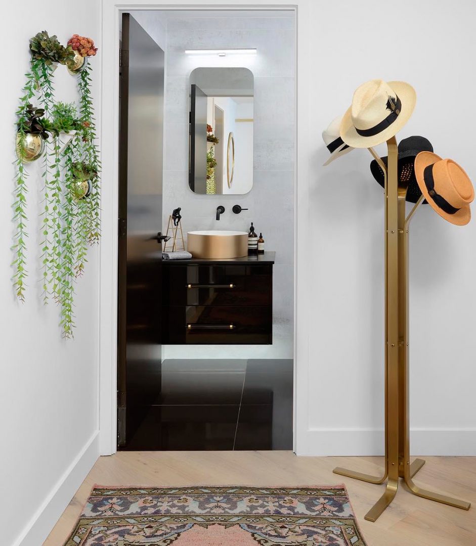 Gold-bathroom
