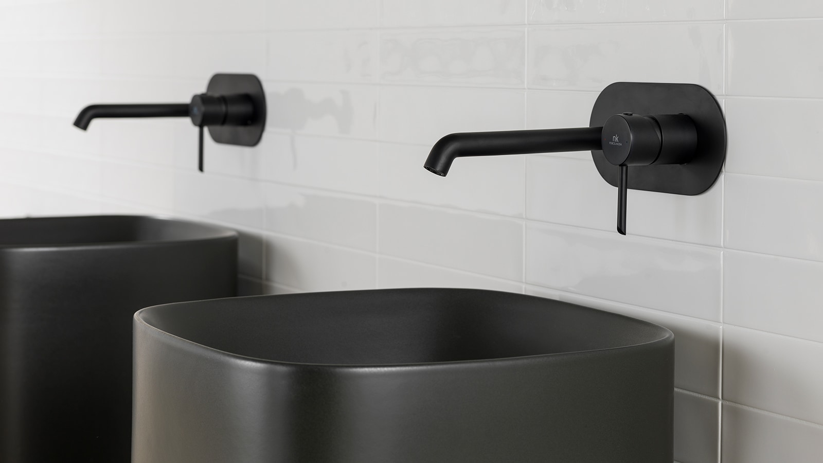 Idee per ridecorare il bagno: I rubinetti deluxe di Noken con finiture rame e oro