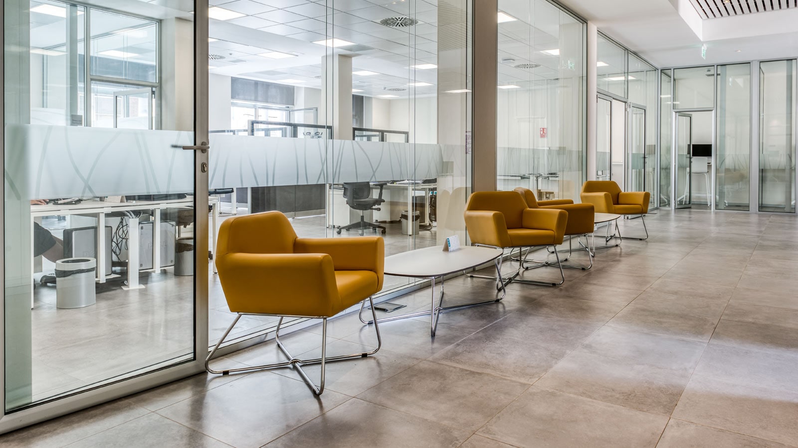 Проекты PORCELANOSA Grupo: Фальшпол Butech в новом офисе Cajamar в Лас-Пальмас-де-Гран-Канария