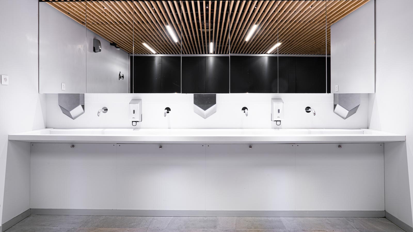 PORCELANOSA Groupe Projects : L'aéroport de Bordeaux rénove ses installations avec les collections de Porcelanosa