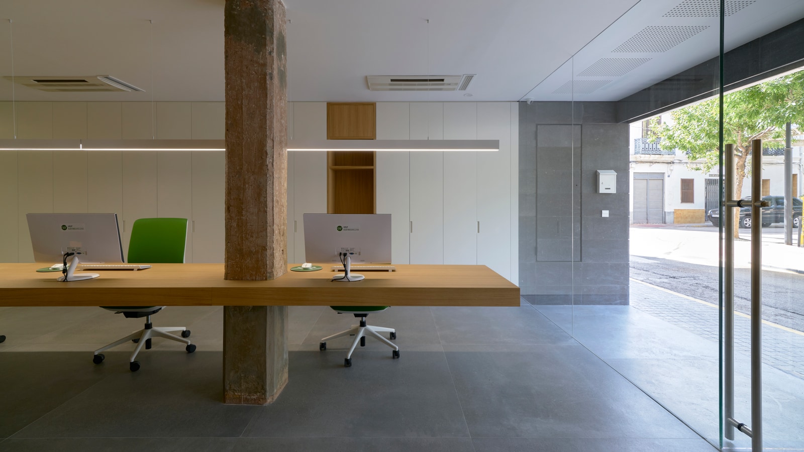 PORCELANOSA Group Projects: EM offices in Meliana: ergonomics and design  for workplace wellbeing