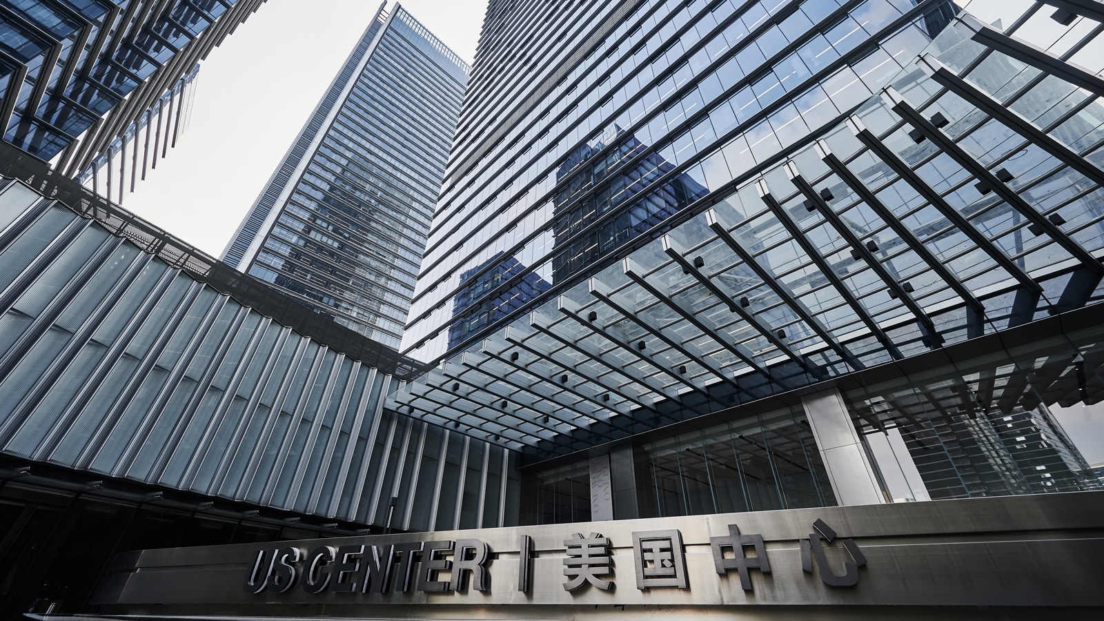 Foster & Partners escoge el compacto mineral Krion® para decorar estas modernas oficinas en Shanghái