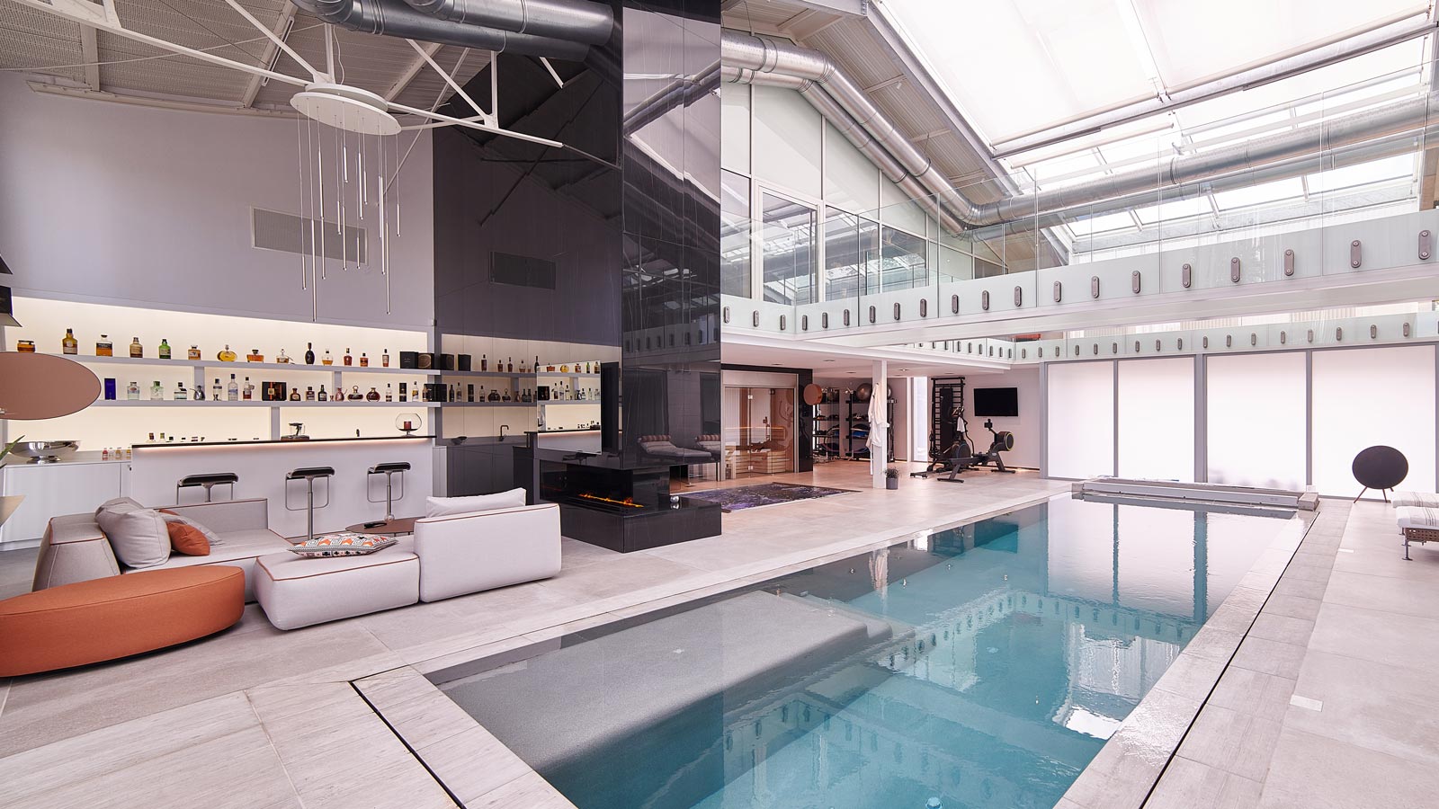 Esta casa de cristal en Burdeos reluce con Porcelanosa