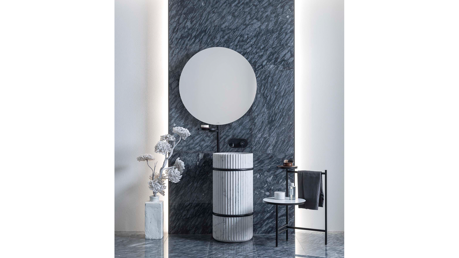 Altissima Buonarroti Fiume Pulido+Set Column Structure Neve di Carrara Negro Antic Colonial Porcelanosa
