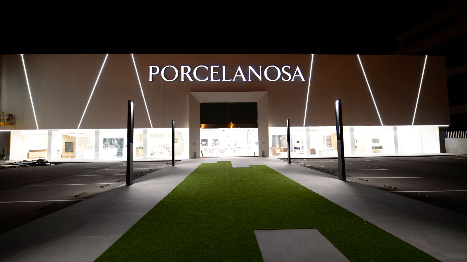 Porcelanosa renueva su tienda de Madrid con un servicio destinado al cliente profesional