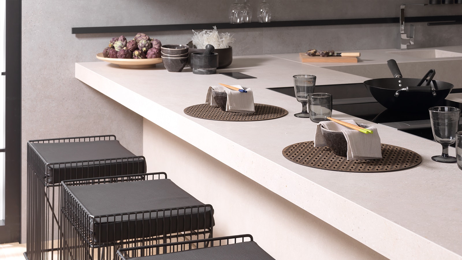 3 - uocina Wabi E9.30 XLight Bottega Caliza Silk+e2.65 Sugi Black Sugi té Urbatek Gamadecor Porcelanosa