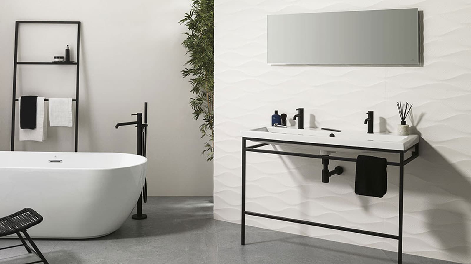 Free-standing-bath-and-shower-mixer-tap