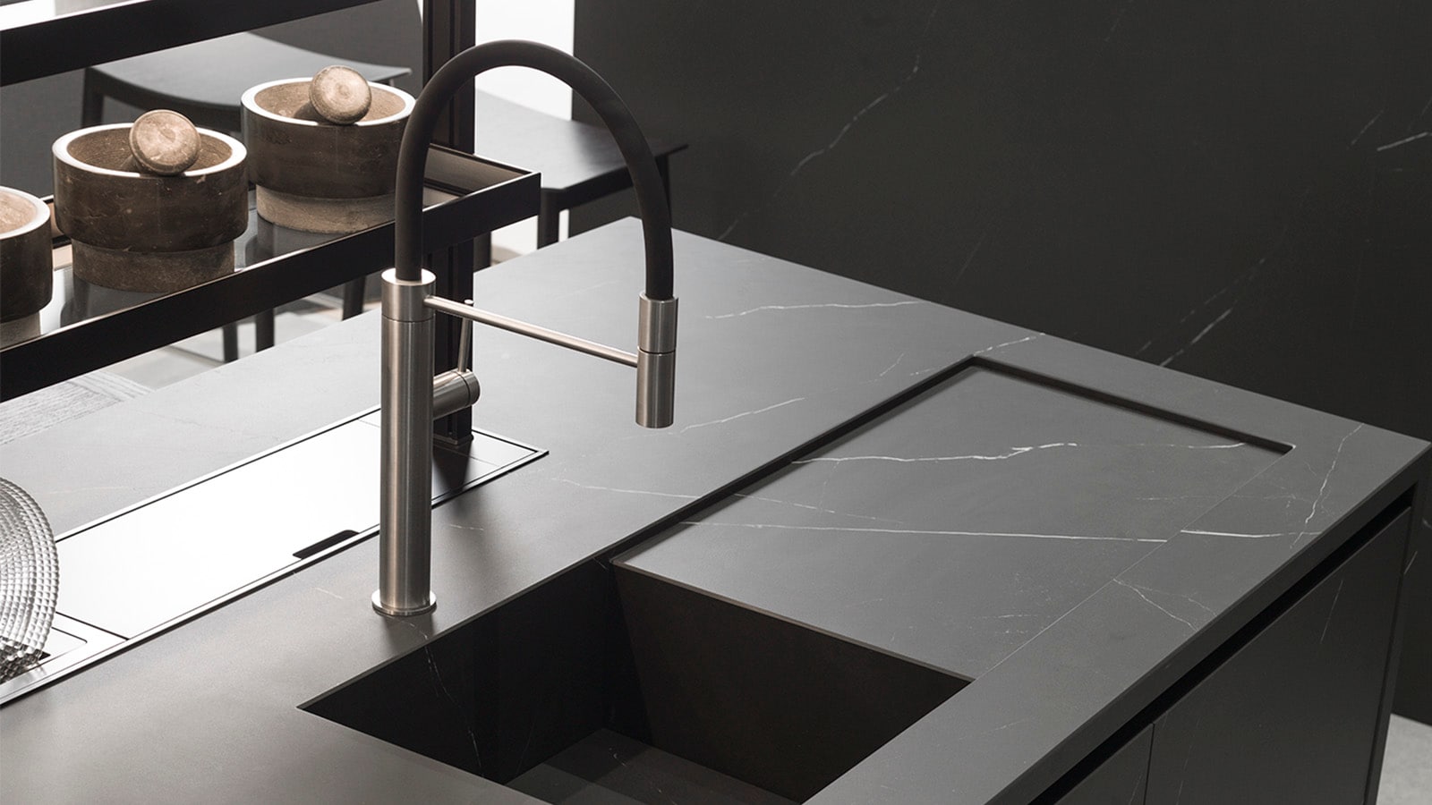 Griferia cocina Round Inox Noken Porcelanosa-1.jpg