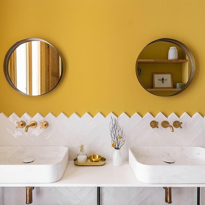 yellow-decor-bathroom