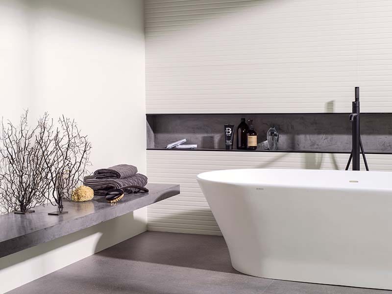 grey-and-white-bathroom-décor