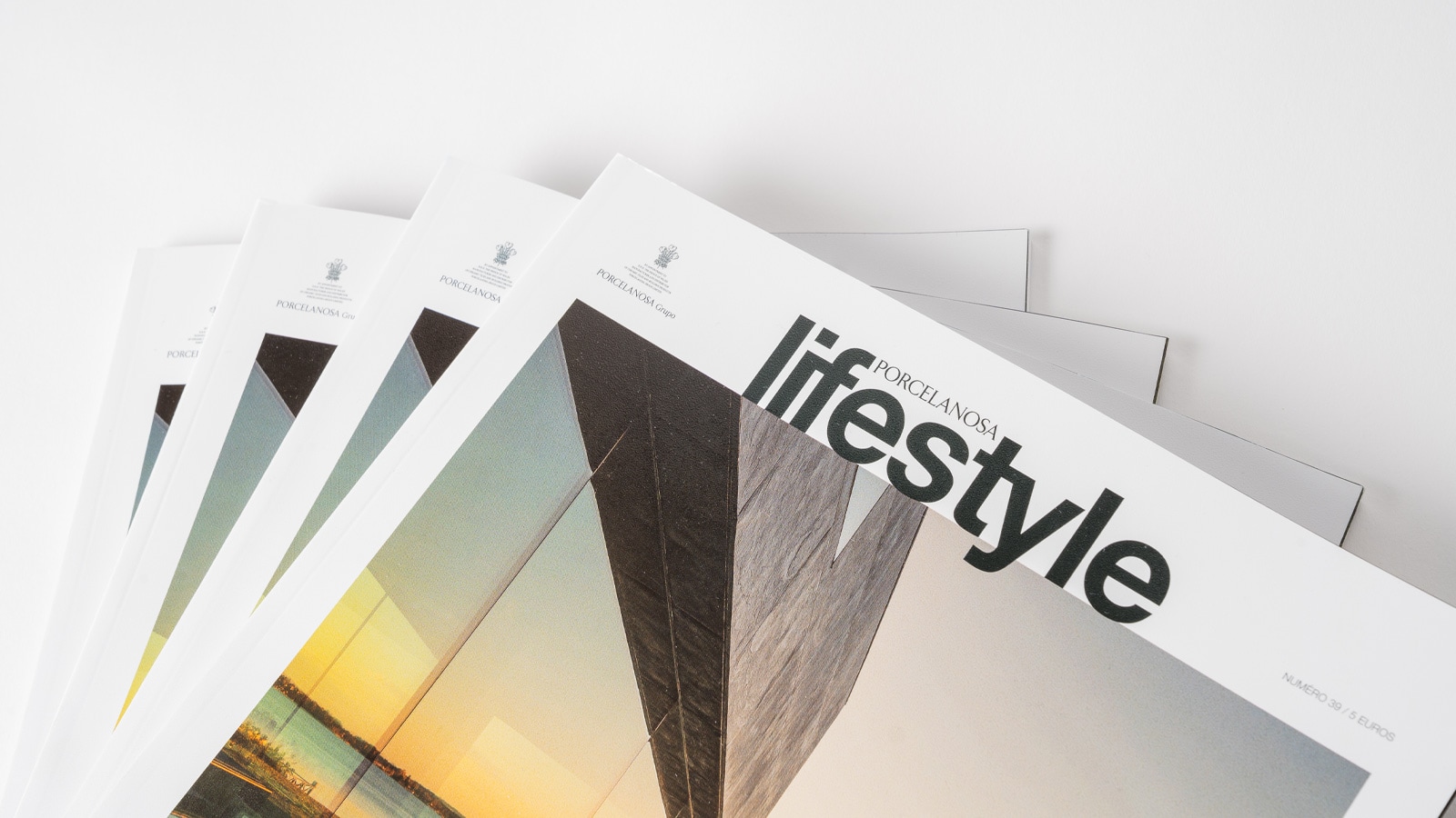 Le magazine Lifestyle présente dans ses pages les designs de Calatrava et de Lázaro Rosa-Violán.