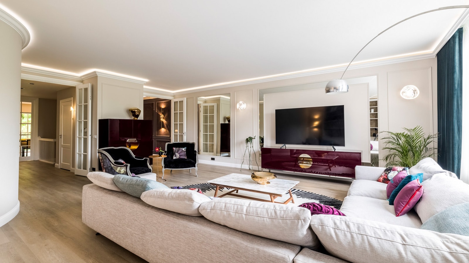 Aqua Marina Museumplein, an apartment with diverse room schemes in the heart of Amsterdam