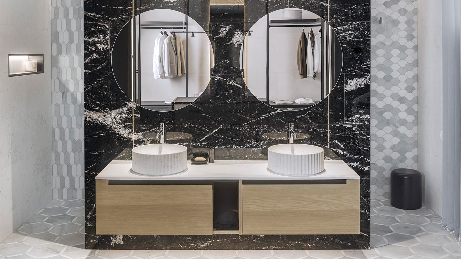 Découvrez la hauteur idéale d'un miroir de salle de bain