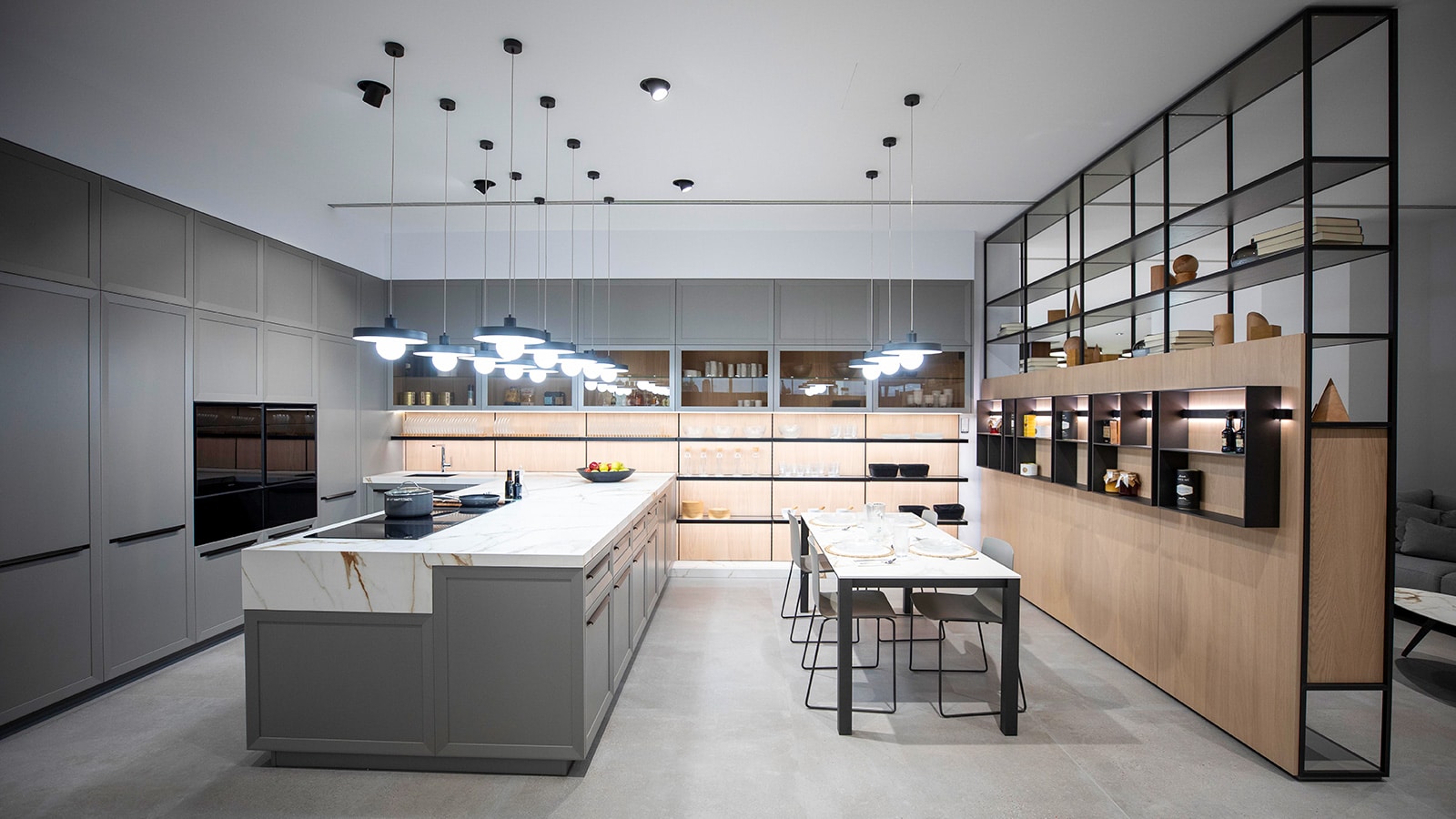 Gamadecor mostra il suo carattere innovativo con nuovi design di mobili per cucine e bagni