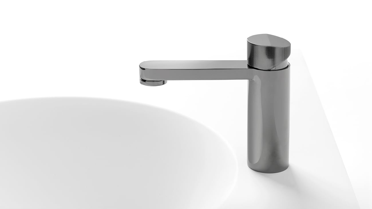 Tono washbasin tap, a functional design by Fosters + Partners.