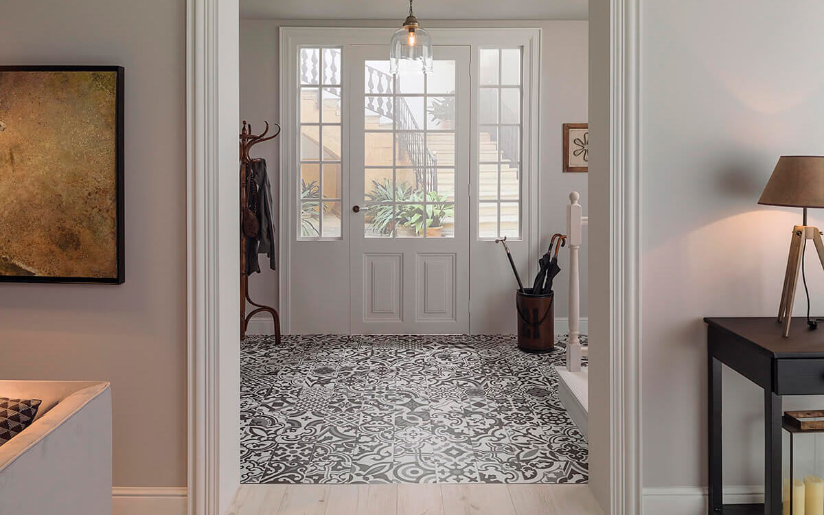 Entrance hall with patterned effect floor tiles
