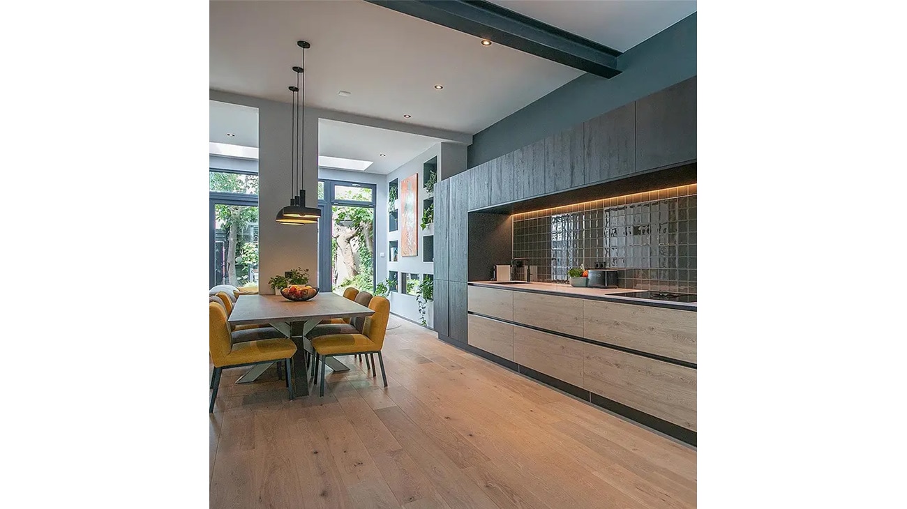 Yellow kitchen interior design scheme with materials by Porcelanosa. Photo: @plan_2000.  