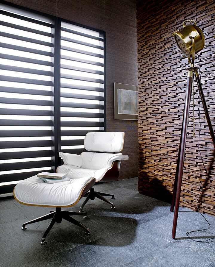 Living room wood split face tile wall