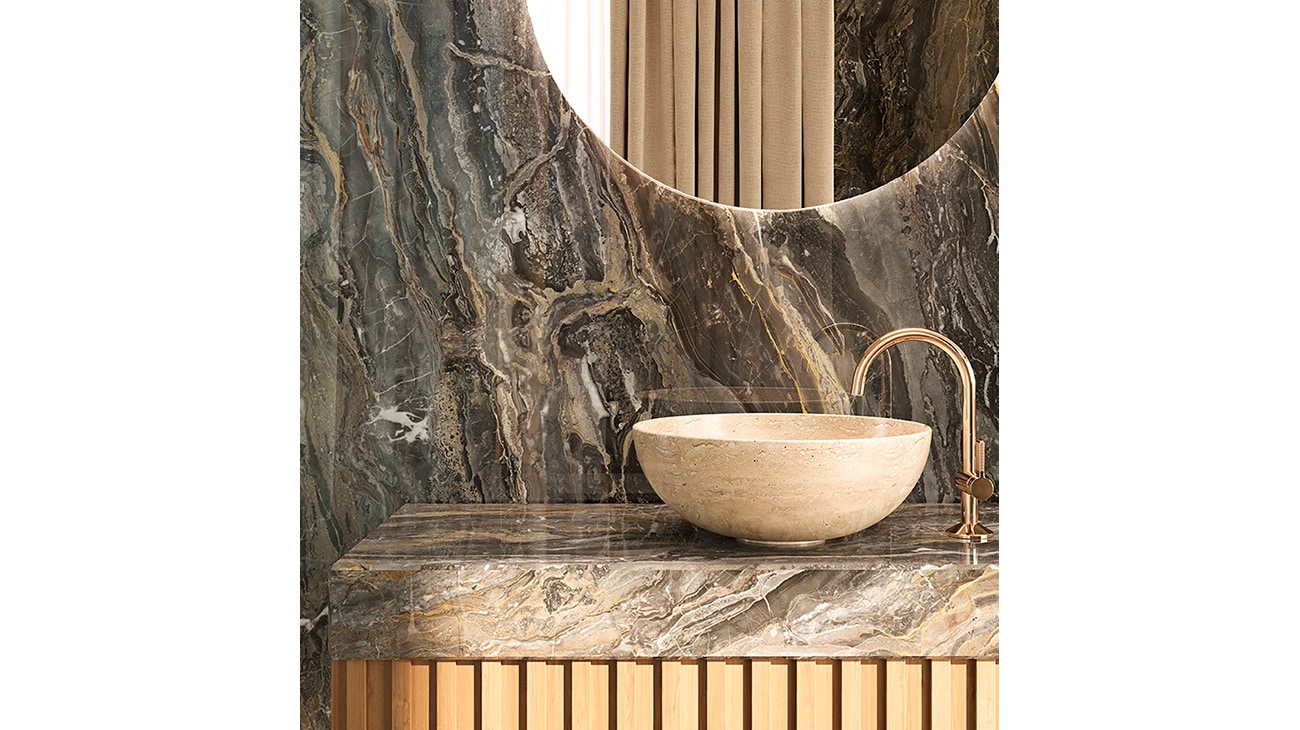 Slender Travertino washbasin, by Noken.