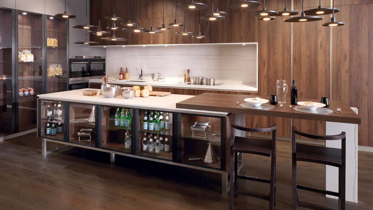 Cocina Cocina R1.90 Nogal Moon, R1.00 Cool de Gamadecor. Encimera Montblanc Altissima de XTONE.