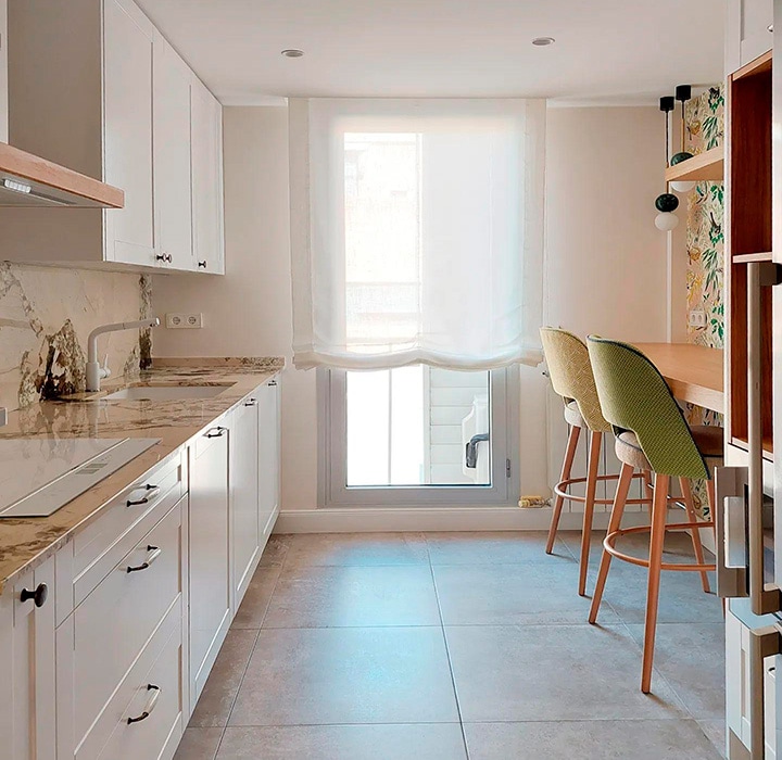 Wall fixed shop breakfast bar
