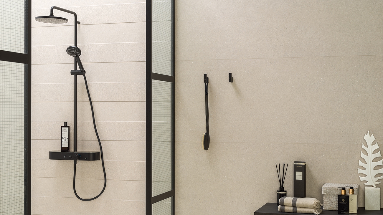 Natural textures and pronounced veins in Porcelanosa's latest products