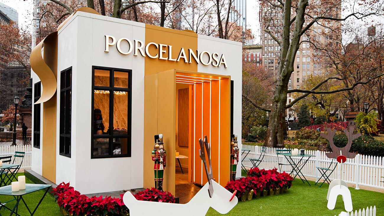 Porcelanosa lights up Christmas in New York with a giant gift box