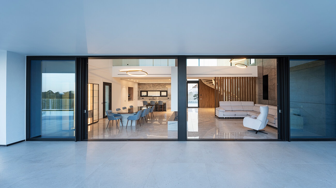The perfect dialogue of bold architecture | Porcelanosa